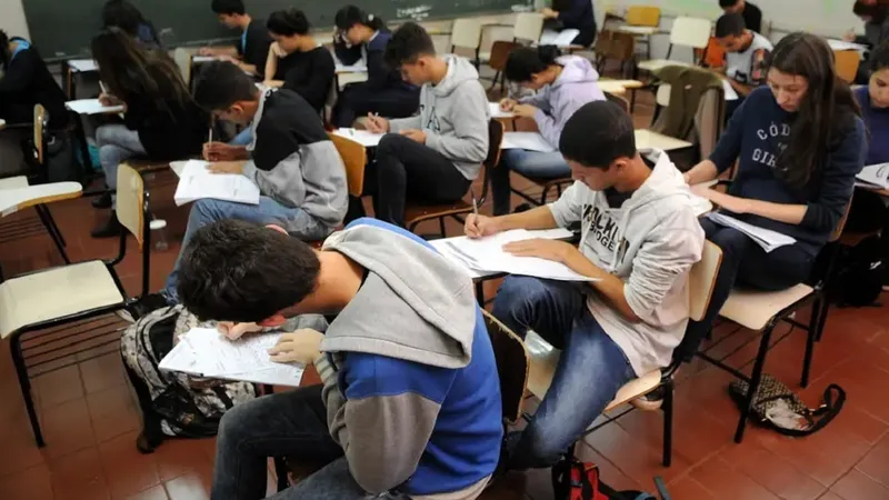 IBGE: 10,3 milhões de jovens de 15 a 29 anos não estudavam nem trabalhavam em 2023