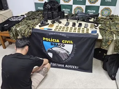 Miliciano é preso em shopping com armas e munição no Rio