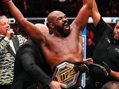 UFC 309: Jon Jones vence Stipe Miocic com nocaute brutal e descarta aposentadoria