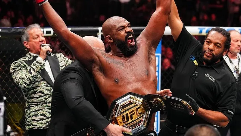 UFC 309: Jon Jones vence Stipe Miocic com nocaute brutal e descarta aposentadoria