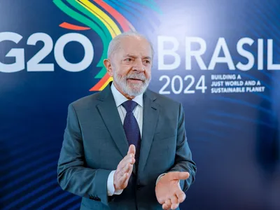 Lula: OMS recebe US$ 2 bilhões por ano, mas guerra tem US$ 2,4 trilhões