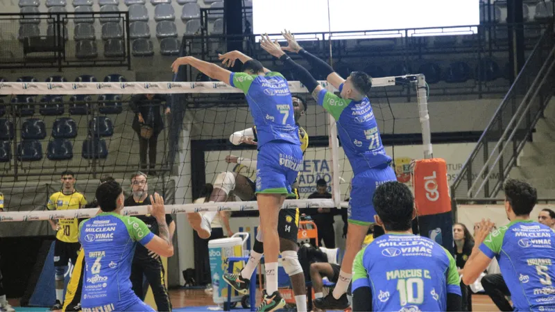 Vôlei São José recebe Guarulhos em confronto direto pela Superliga