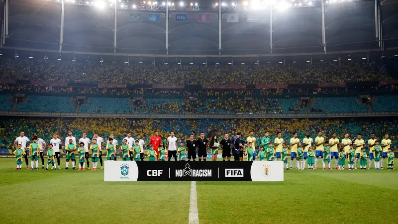 Luís Roberto reclama de preço dos ingressos do jogo do Brasil: "Caro demais"