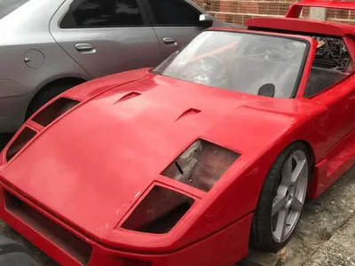 Ferrari cobra 42 mil reais de homem que construiu réplica de carro