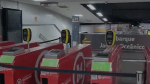 Passageiros do MetrôRio enfrentam estações fechadas e circulações irregulares