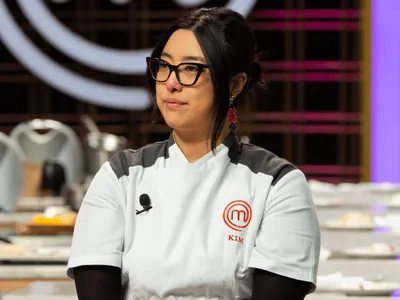 Kim choca jurados e, em meio a lágrimas, é a primeira eliminada do MasterChef Confeitaria