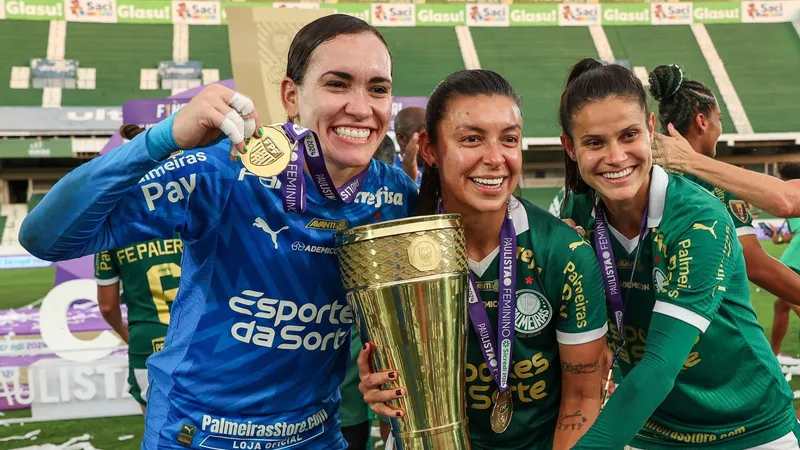 Palmeiras bate Corinthians nos pênaltis e é campeão do Paulista feminino