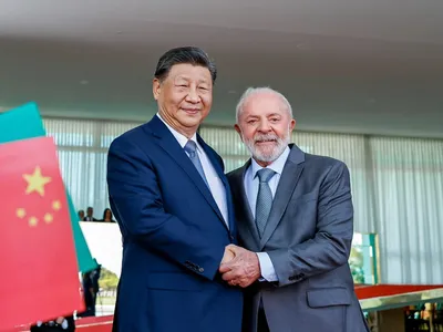 Xi Jinping é recebido por Lula no Palácio da Alvorada