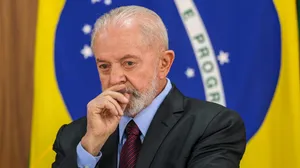 Lula deve voltar ao Planalto na segunda-feira, sob pressão por emendas e expectativa de reforma