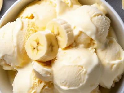 Sorvete de banana com calda de gengibre é a combinação perfeita que você ainda não conhecia