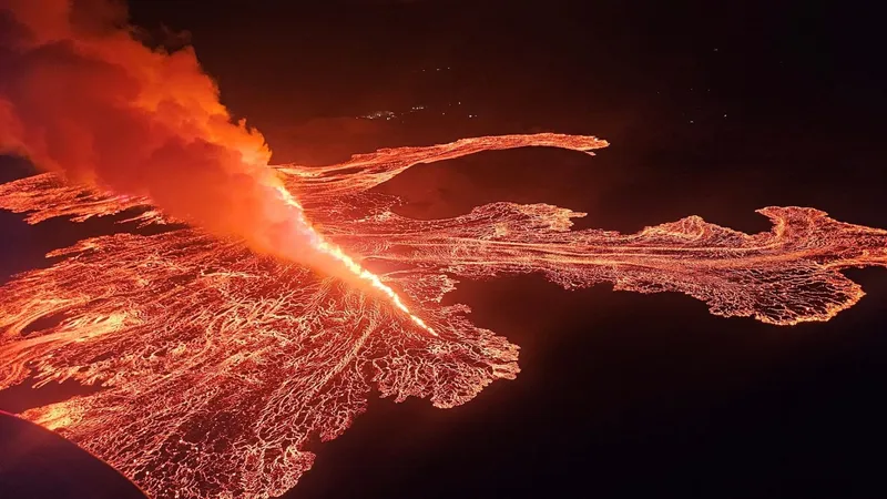 Vulcão na Islândia entra em erupção pela décima vez em três anos