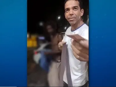 Vídeo: criminoso oferece R$ 10 para chicotear homem negro em situação de rua em MG