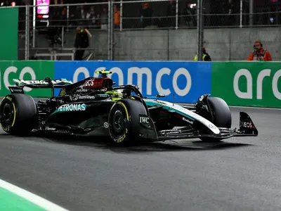 Com direito a dobradinha da Mercedes, Hamilton lidera primeiro treino livre do GP de Las Vegas