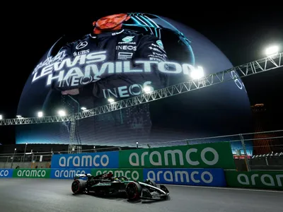 Lewis Hamilton repete a dose e lidera segundo treino livre para o GP de Las Vegas