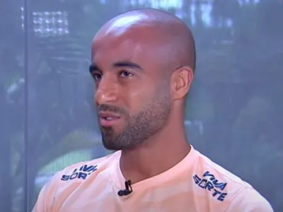 Lucas Moura relembra eliminação do São Paulo para o Botafogo na Libertadores: "Dificílima"