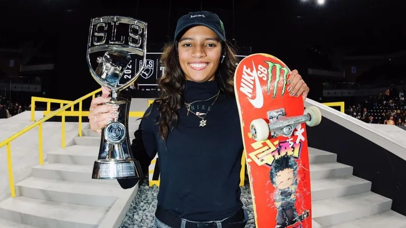 Rayssa Leal faz história e é campeã da etapa de Tóquio da SLS