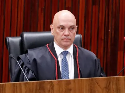 Ministro Alexandre de Moraes retira sigilo de relatório da PF e envia material à PGR