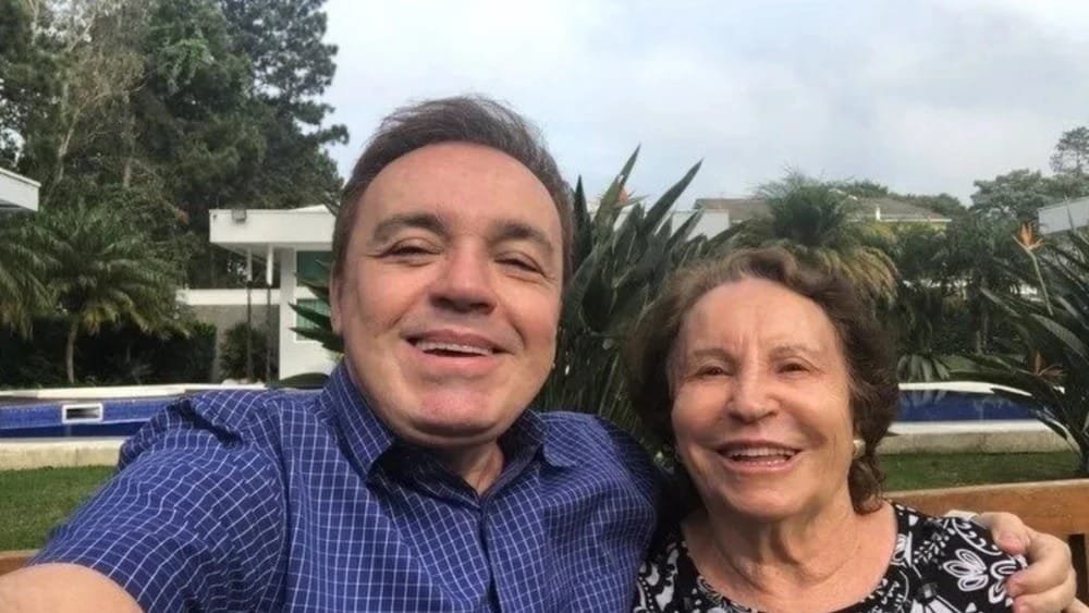 Mãe de Gugu Liberato revela que apresentador recebeu diagnóstico de aneurisma antes de morrer