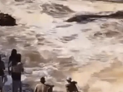 VÍDEO: bombeiros procuram por jovem que desapareceu em cachoeira de Palestina