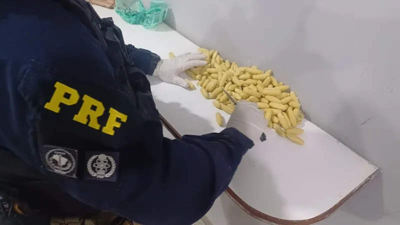 Mulher é presa transportando cerca de 2kg de drogas em Jacareí