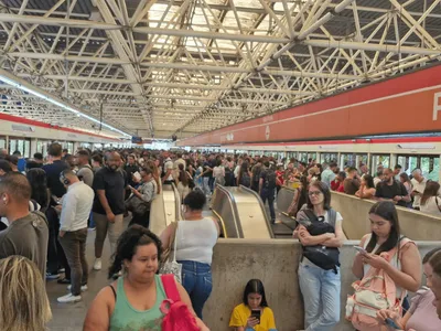 SP: Passageiros enfrentam problemas na Linha 3-Vermelha do Metrô nesta terça-feira (26)