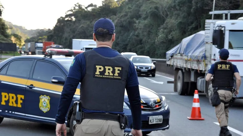 PRF reforça segurança nas rodovias para torcedores de Botafogo e Atlético Mineiro