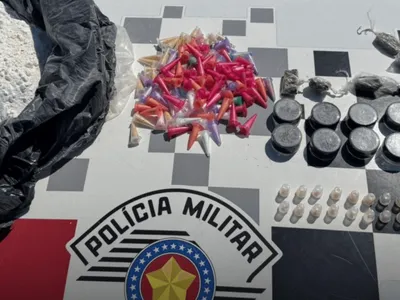 Homem é preso com mais de 3kg de drogas após tentar fugir da PM em Guaratinguetá