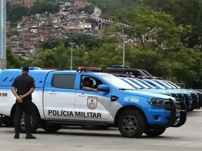 Sala de monitoramento vai permitir que policiais acompanhem câmeras ao vivo, na Maré