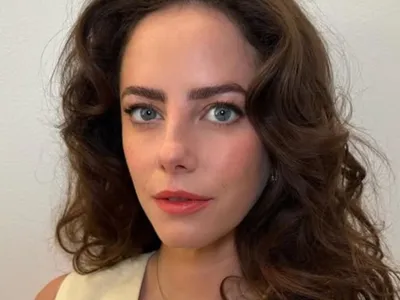 Conheça Kaya Scodelario, a atriz britânica de origem brasileira de 'Senna'