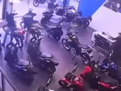 Quadrilha invade loja de motos e causa prejuízo de R$ 200 mil