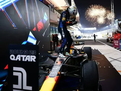 Verstappen celebra vitória e elogia "volta por cima" da Red Bull no GP do Catar