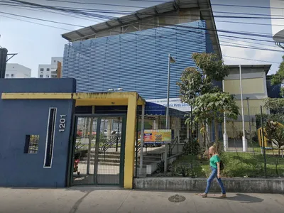 Escola na Zona Oeste está operando com luz de emergência após roubo de cabos