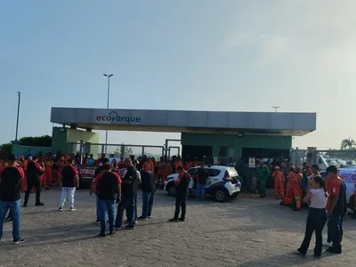 Coletores de lixo de Jacareí entram em greve nesta segunda-feira (2)