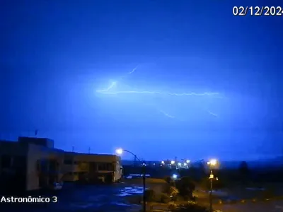 Vídeo: observatório registra mais de 1,1 mil raios durante tempestade no Rio Grande do Sul