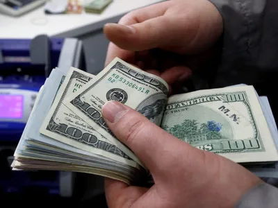 Dólar bate R$6,08 e atinge nova máxima histórica