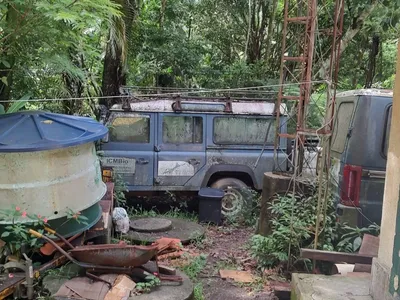 Visitantes do Parque Nacional da Tijuca denunciam carros abandonados e entulhos