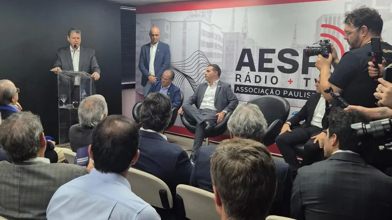 Governador de São Paulo é entrevistado em novo estúdio da AESP