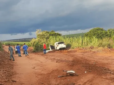 Motorista morre após carro cair em ribanceira na região de Taciba