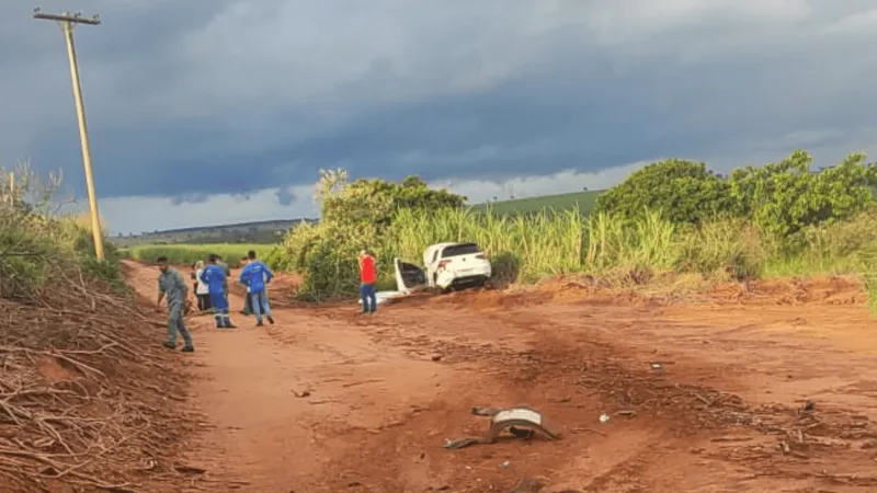 Motorista morre após carro cair em ribanceira na região de Taciba