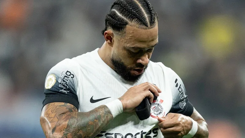 Denilson elogia Corinthians e permanência de Ramón Díaz e crava: “Time está pronto para 2025”