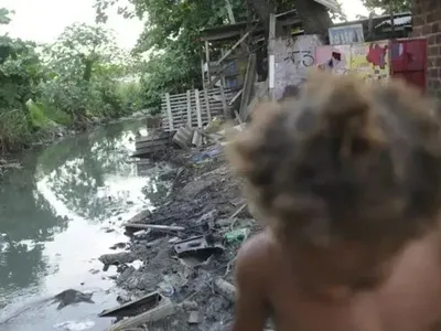 32,1% da população brasileira morava em casas sem esgoto sanitário, aponta IBGE