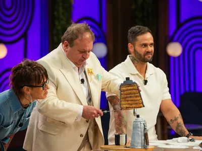 É doce ou almofada? Jurados do MasterChef aparecem comendo parte do cenário