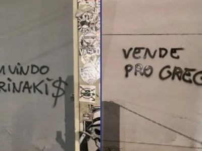 Muro de São Januário é pichado com dizeres 'vende pro grego!' e 'bem-vindo Marinakis'