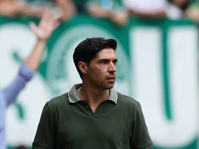 Abel diz que Botafogo foi 'magnífico' e detona postura do Palmeiras: "Estou triste"