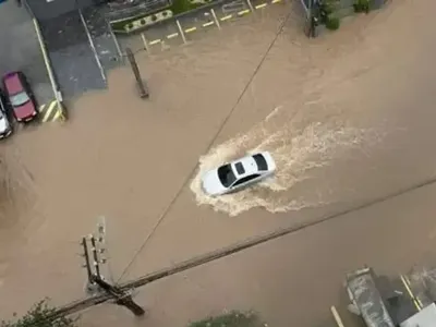 Chuvas forte em SC atinge ao menos 22 cidades e Defesa Civil decreta situação de emergência