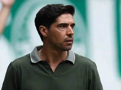 Abel Ferreira conversa com Sporting e aceitaria baixar salário, diz jornal português