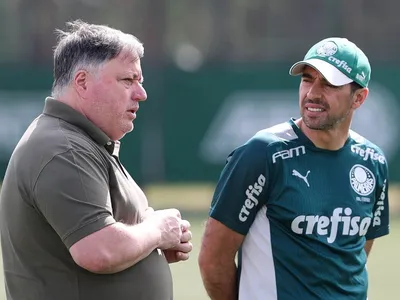 Anderson Barros é cobrado por Leila Pereira no Palmeiras; diretor segue no clube