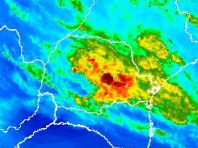 Chuva dos últimos dias se aproxima de 100% da média mensal em regiões do Paraná