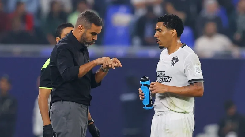 Após eliminação do Botafogo, Artur Jorge evita falar em cansaço e despista sobre futuro