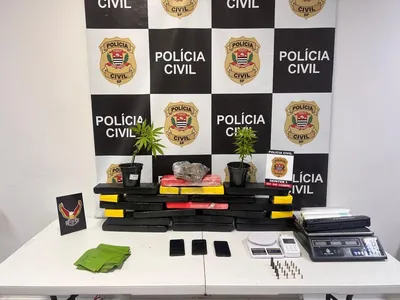 Polícia apreende 30 kg de drogas e prende homem em operação em SJCampos e Pindamonhangaba